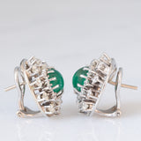 Orecchini a margherita vintage in oro bianco 14K con smeraldi (3ctw ca.) e diamanti di taglio brillante (2.80ctw ca.), anni ‘70/‘80