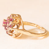 Anello vintage in oro giallo 9K con rubini (0.44ctw ca.) e diamanti (0.06ctw ca.), anni ‘80