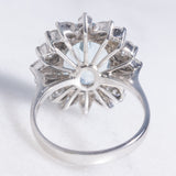 Anello a margherita vintage in oro bianco 8K con acquamarina (5.18ct ca.) e diamanti di taglio brillante e di taglio marquise (2.50ctw ca.), anni ‘70/‘80