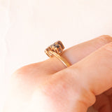 Anello bypass vintage in oro giallo 9K con zaffiri (0.32ctw ca.) e diamanti (0.04ctw ca.), anno 1981
