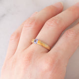 Solitario vintage in oro giallo 9K con tanzanite (0.57ct ca.)