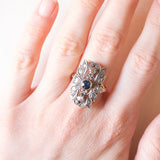Anello vintage in stile antico in oro giallo 18K e argento con zaffiri e diamanti di taglio rosa