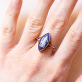 Anello a navette vintage in oro giallo 9K con jasperware rappresentante la dea Diana, anni ‘70