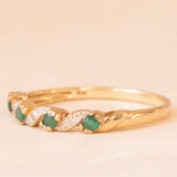 Veretta vintage in oro giallo 9K con smeraldi (0.25ctw ca.) e diamanti (0.03ctw ca.), anni ‘70/‘80