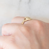 “Amicizia, amore, lealtà” Anello Claddagh vintage in oro giallo 9K con diamante