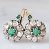 Orecchini antichi in oro giallo 18K e argento con smeraldi (0.30ctw ca.) e diamanti di taglio vecchia miniera (3ctw ca.), primi del ‘900