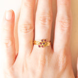 Anello vintage in oro giallo 18K con rubini sintetici (0.30ctw ca.), anni ‘60