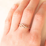 Anello intrecciato vintage in oro rosa e bianco 9K con diamanti, anni ‘90