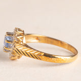 Anello a margherita vintage in oro giallo e bianco 9K con zaffiro (0.50ct ca.) e diamanti (0.08ctw ca.), anno 1991