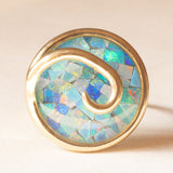 Anello vintage in oro giallo 9K con mosaico di opali triplet