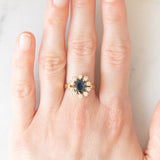 Anello a margherita vintage in oro giallo 14K con zaffiro (1.30ct ca.) e diamanti di taglio brillante (0.47ctw ca.), anni ‘60/‘70