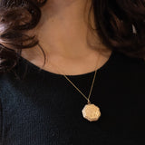 Ciondolo portafoto ottagonale vintage con lamina in oro giallo 9K su metallo, anni ‘40/‘50