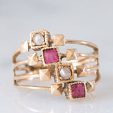 Anello “quadruplo” vintage in oro giallo 18K con paste di vetro rosse e perline bianche, anni ‘60
