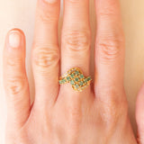 Anello vintage in oro giallo 18K con smeraldi (0.20ctw ca.) e diamanti (0.10ctw ca.), anni ‘70/‘80