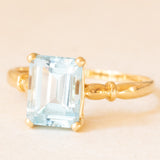 Anello vintage francese in oro giallo 18K con topazio azzurro trattato (2.70ct ca.), anni ‘50/‘60