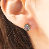 Orecchini vintage in oro giallo 8K con spinelli azzurri sintetici, anni ‘70/‘80