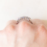 Anello vintage in oro bianco 9K con tanzaniti (1ctw ca.) e diamanti (0.07ctw ca.), anni ‘90