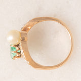 Toi et Moi antico in oro giallo 14K con perla bianca, smeraldo (0.40ct ca.) e diamanti di taglio rosetta (0.10ctw ca.), anni ‘10/‘20