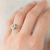 Anello a margherita vintage in oro bianco 14K con diamanti di taglio brillante (0.16ctw ca.) e con centrale fancy brown, anni ‘80