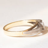 Anello trilogy antico in oro giallo e bianco 14K con diamanti (0.06ctw ca.), anni ‘30/‘40