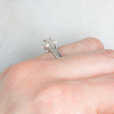 Anello a fiore vintage in platino con diamanti di taglio brillante (0.32ctw), anni ‘70/‘80