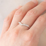 Anello a “V” in platino con diamanti di taglio brillante (0.50ctw), anni ‘80