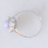 Anello a margherita in platino con giada lavanda (1.55ct) e diamanti (0.81ctw), anni ‘90