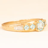 Anello vintage in oro giallo e bianco 9K con paste di vetro azzurre e diamanti, anno 2009