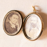 Ciondolo portafoto antico in oro giallo 18K con smalti neri e perlina bianca, primi del ‘900