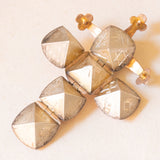 Ciondolo massonico vintage con lamina in oro giallo 9K su argento a forma di sfera e apribile con sei piramidi e disegni incisi