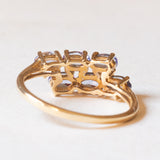 Anello moderno in oro giallo 9K con tanzaniti (1ctw ca.)