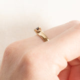 Anello solitario in oro giallo 14K con granato, anni ‘70/‘80