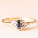 Anello vintage in oro giallo e bianco 9K con zaffiro (0.40ct ca.) e diamanti (0.14ctw ca.), anni ‘2000