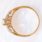 Anello vintage in oro giallo e bianco 9K con zaffiro giallo (1ct ca.) e diamanti, anni ‘60/‘70