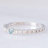 Mezzo eternity vintage in oro bianco 18K con alessandrite (0.06ct) e diamanti (0.45ctw), anni ‘2000