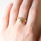 Anello a serpente vintage in oro giallo 18K con smeraldi e diamante di taglio brillante (0.02ct ca.), anni ‘70