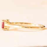 Anello vintage in oro giallo 10K con spinello rosa sintetico (0.30ct ca.) e diamanti