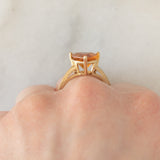 Solitario in oro giallo 9K con quarzo citrino di taglio trillion (1.93ct)