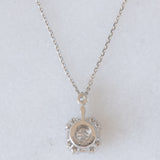 Collana vintage in platino con ciondolo con diamanti (0.47ctw), anni ‘90