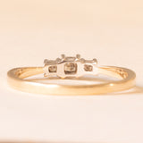 Trilogy vintage in oro giallo e bianco 9K con diamanti di taglio carré (0.25ctw ca.), anni ‘80