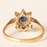 Anello a margherita vintage in oro giallo 9K con zaffiro (0.15ct ca.) e diamanti (0.08ctw ca.), anno 1979