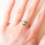 Anello vintage in oro giallo 9K con smeraldo sintetico (0.65ct ca.), anni ‘50