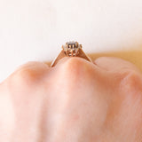 Anello a margherita vintage in oro giallo 9K con zaffiro (0.40ct ca.) e diamanti (0.12ctw ca.), anno 1984