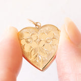 Ciondolo portafoto vintage con lamina in oro giallo 9K su metallo, anni ‘50/‘60