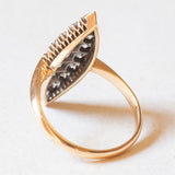 Anello a navette antico in oro giallo 18K e argento con diamanti di taglio vecchio (1.50ctw ca.), anni ‘10/‘20