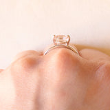 Solitario vintage in oro bianco 9K con morganite rosa chiaro (0.60ct ca.)
