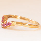Anello a “V” vintage in oro giallo 9K con rubini sintetici (0.35ctw ca.), anno 2001