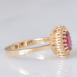 Anello a margherita vintage in oro giallo 14K con rubino (1.50ct ca.) e diamanti (0.16ctw ca.), anni ‘70/‘80