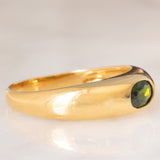 Anello a fascia in oro giallo 8K con cromodiopside (0.50ct ca.), anni ‘70/‘80