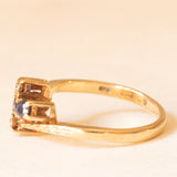 Anello bypass vintage in oro giallo 9K con zaffiri (0.32ctw ca.) e diamanti (0.04ctw ca.), anno 1981
